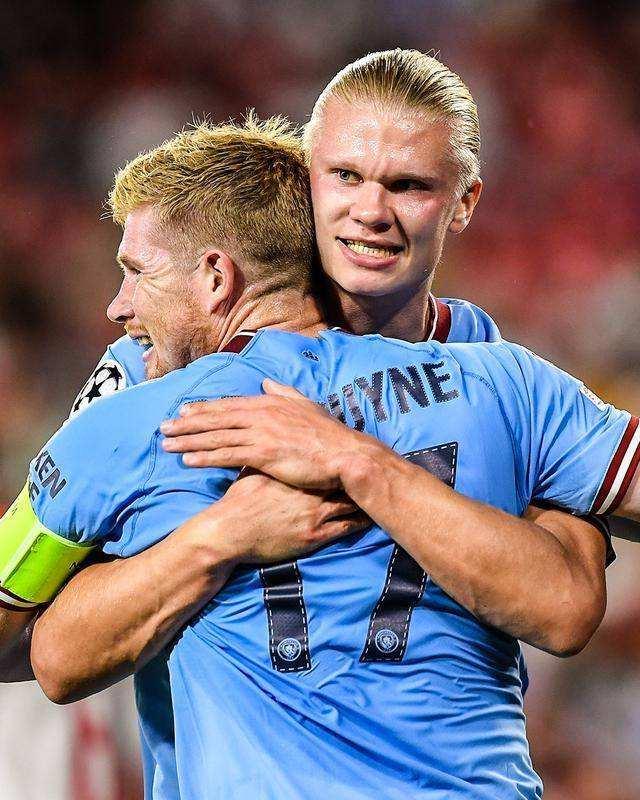 赫内斯：巴萨的债务超过13亿欧元，但在西甲却相安无事（赫内斯称巴萨负债逾13亿欧元，西甲赛场仍波澜不惊）