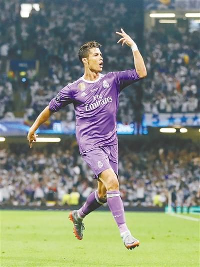 澳超战报：马丹哈飞踹直红，珀斯光荣0-1十人阿德莱德（澳超综述：马丹哈飞铲染红，十人阿德莱德1-0力克珀斯光荣）