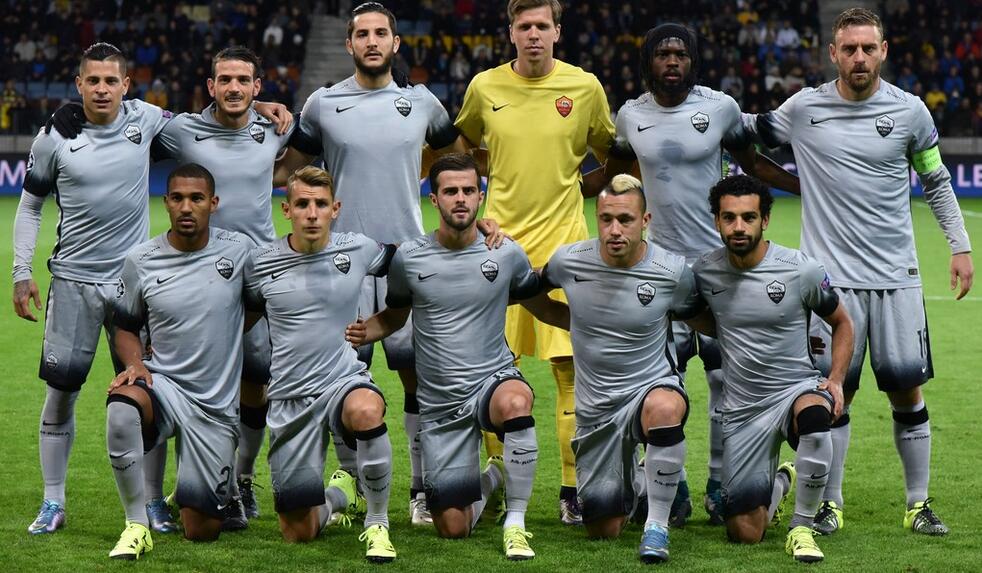 广东启程俱乐部杯！萨姆纳不提裤子，奎因帅气，杨溢也随队出征！（广东启程俱乐部杯开战：萨姆纳造型随性，奎因帅气依旧，杨溢随队出征）