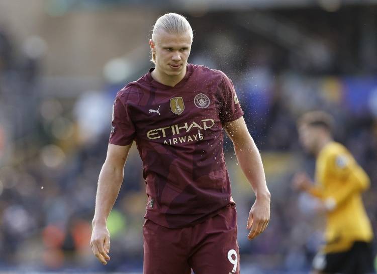 恍如隔世，巴萨上一次在诺坎普比赛法蒂双响，登贝莱助攻（时过境迁，巴萨上次在诺坎普亮相，法蒂梅开二度，登贝莱贡献助攻）