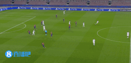 男子下棋时吸烟不慎引燃衣物