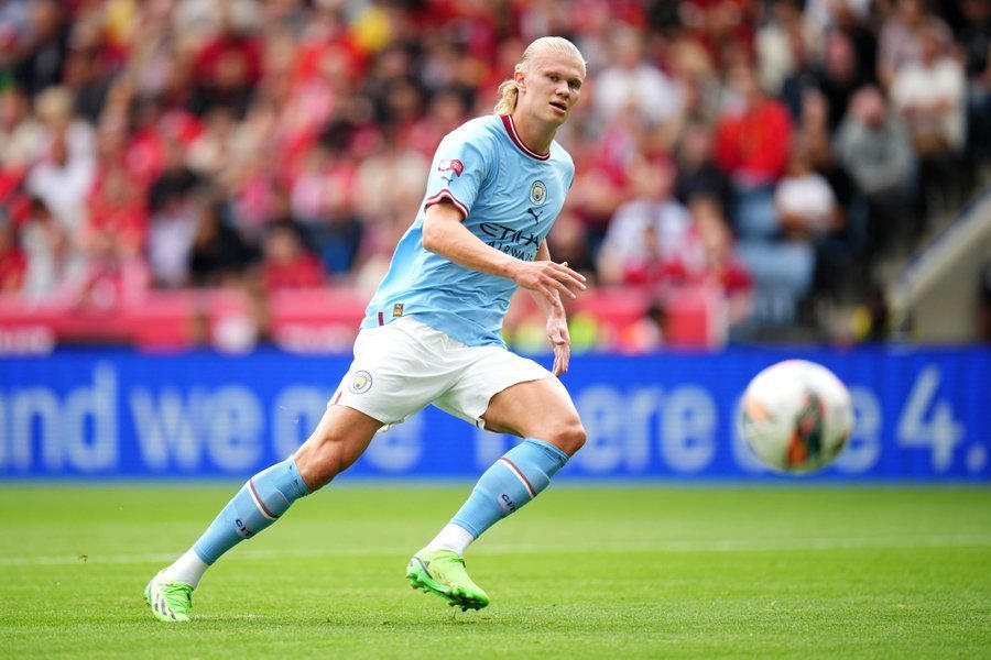 国际米兰圆领卫衣，太漂亮啦想要（国际米兰圆领卫衣，颜值在线，忍不住想入手）